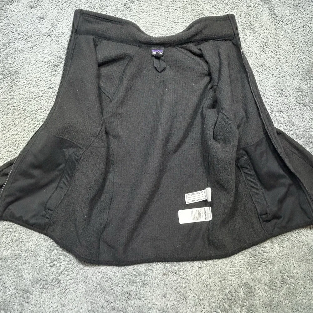 Patagonia Radiant Flux Jacket Boys XL (14) Black Full Zip Outdoor Hiking Active